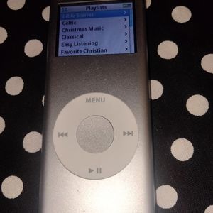 Silver Apple ipod nano Generation 2